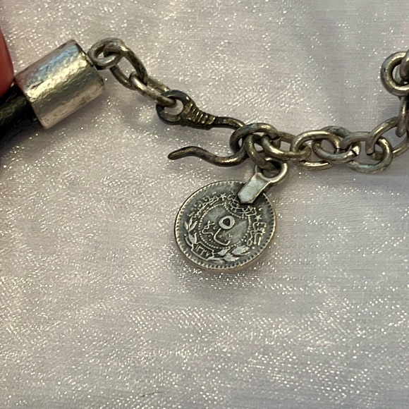 Vintage Silvertone Shell Necklace - Picture 6 of 7